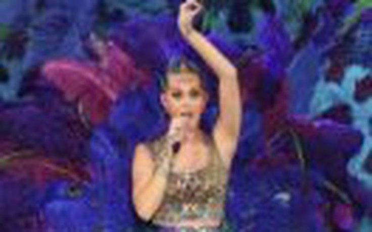 Katy Perry bị kiện vì có điệu nhảy “dâm đãng”