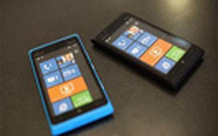 Nokia Lumia 900 đại hạ giá