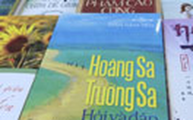 Sách về biển Đông thu hút giới trẻ