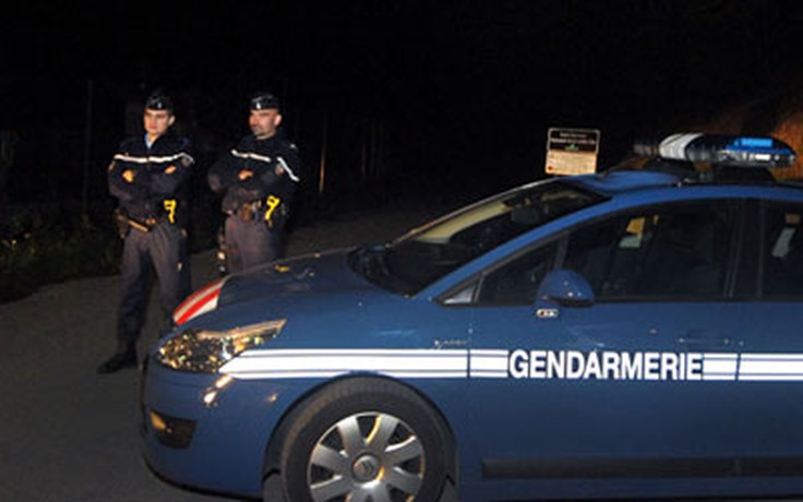 Bốn người chết trong vụ xả súng bí ẩn tại Pháp