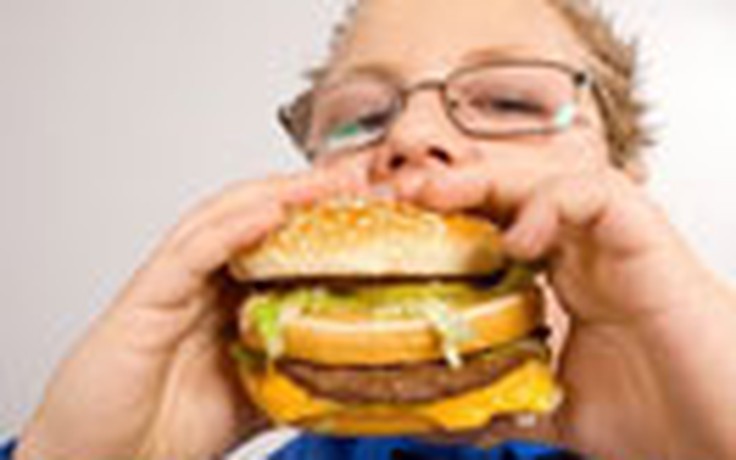 Trẻ thừa cân kém phân biệt mùi vị thức ăn