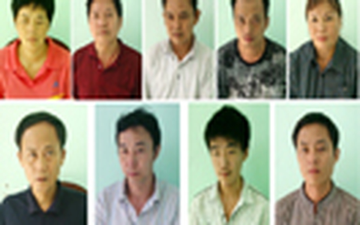 Trục xuất 9 người Trung Quốc buôn lòng lợn trái phép