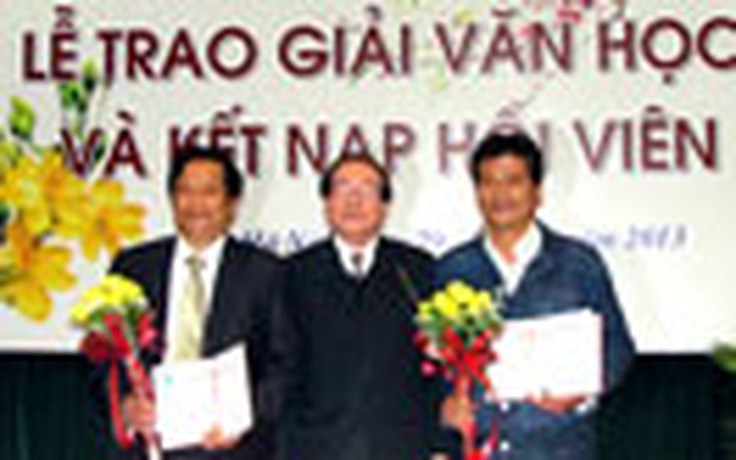 Phóng viên Báo Thanh Niên được trao giải Hội nhà văn VN 2012