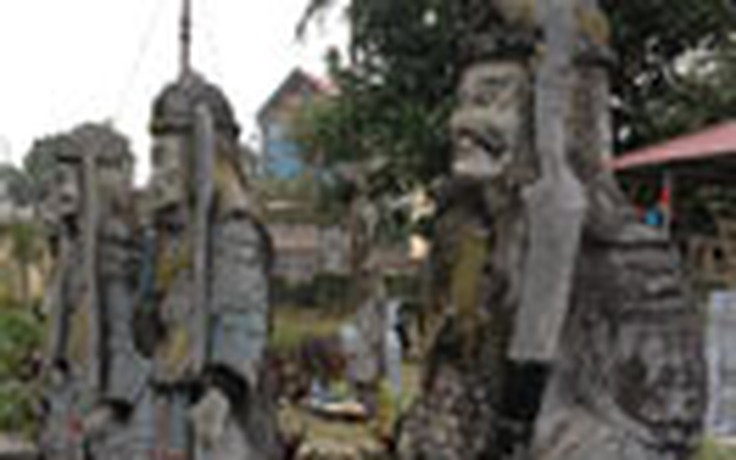 Cần tôn tạo khu lăng mộ đá ở Thanh Hoá