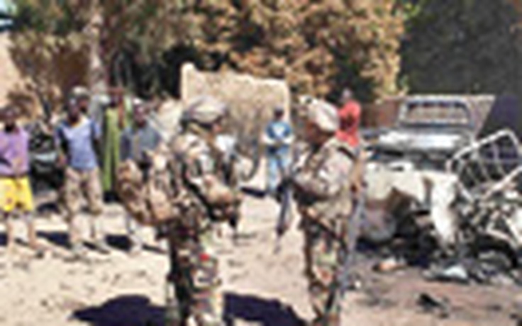 Quân đội Pháp tiến vào miền trung Mali