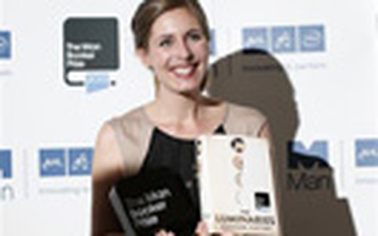 Tác giả 28 tuổi giành được giải thưởng Man Booker 2013