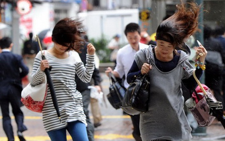 Siêu bão Wipha tràn qua Nhật Bản, ít nhất 7 người chết