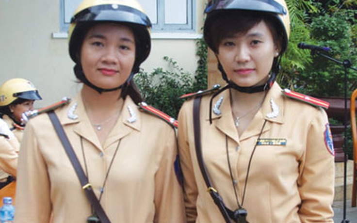 Bình Thuận ra mắt lực lượng CSGT nữ
