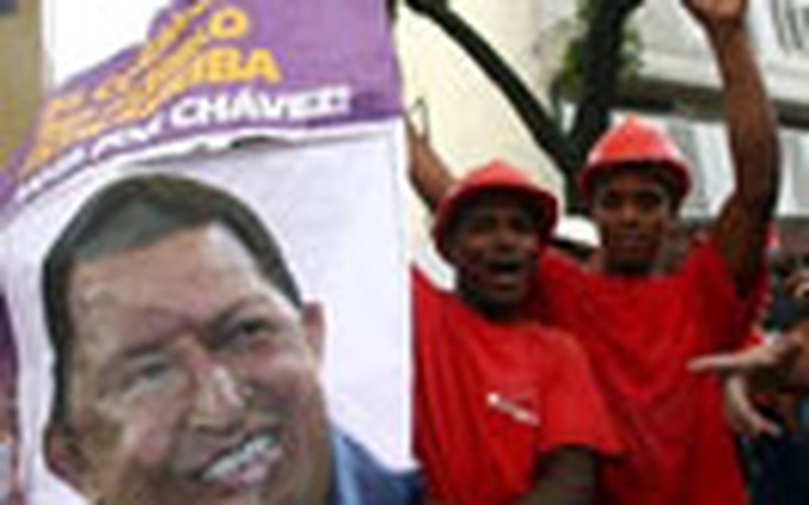 Ông Chavez “làm việc” từ bệnh viện