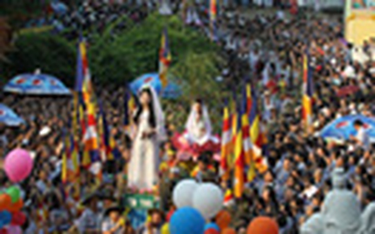 Hàng ngàn người dự lễ vía Đức Bồ Tát Quán Thế Âm