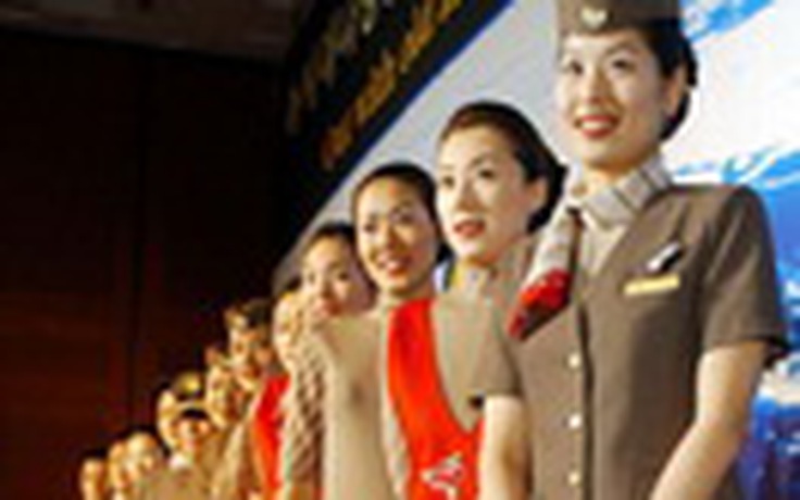 Tiếp viên hãng Asiana Airlines được phép mặc quần dài