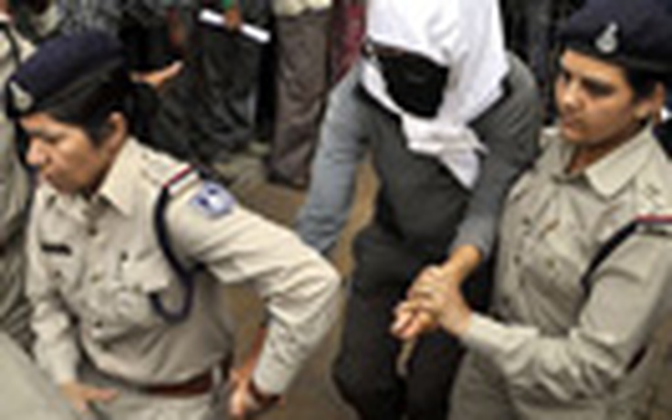 Ấn Độ bắt 20 nghi can vụ cưỡng hiếp du khách
