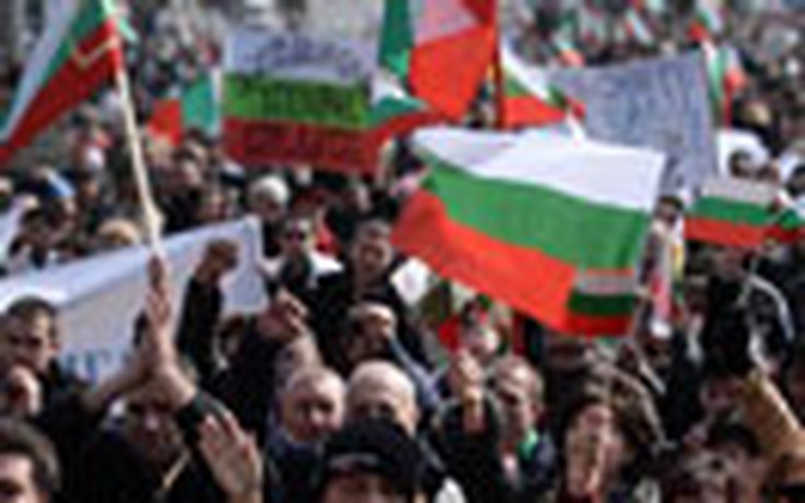 Thủ tướng Bulgaria nhập viện, biểu tình rầm rộ