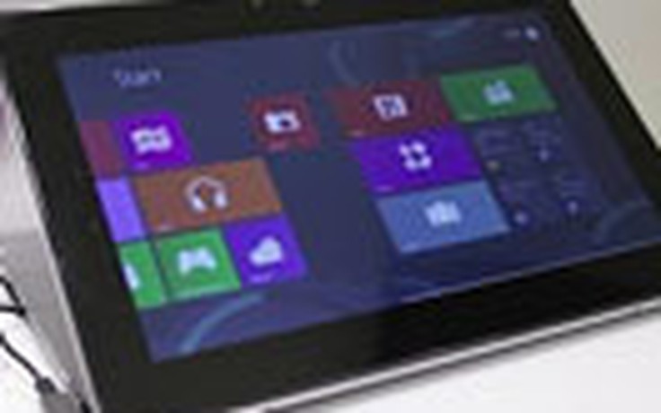 Laptop cảm ứng chạy Windows 8 sắp giảm giá