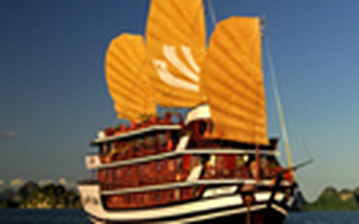 Kỳ nghỉ hè trên du thuyền thăm vịnh Hạ Long dành cho du khách Sài Gòn