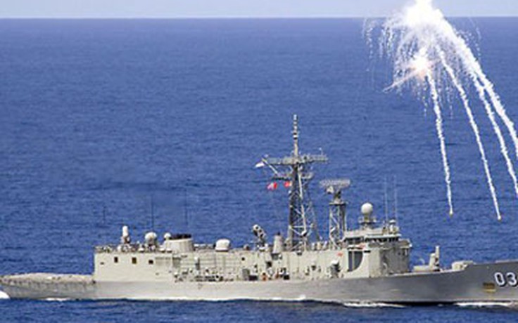 Tàu chiến Úc gia nhập nhóm chiến hạm Mỹ ở Nhật