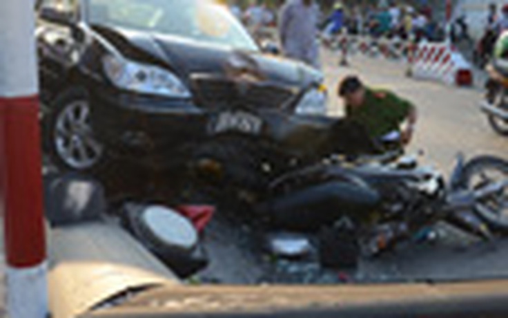 Xe của Sở Tài chính Tiền Giang gây tai nạn liên hoàn