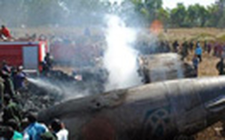 Máy bay Myanmar trượt đường băng, 2 hành khách bị thương