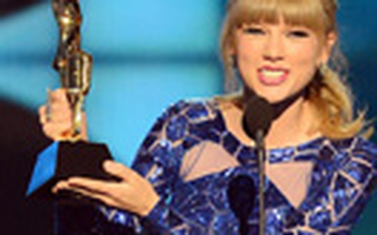 Taylor Swift thắng lớn giải Billboard Music Awards