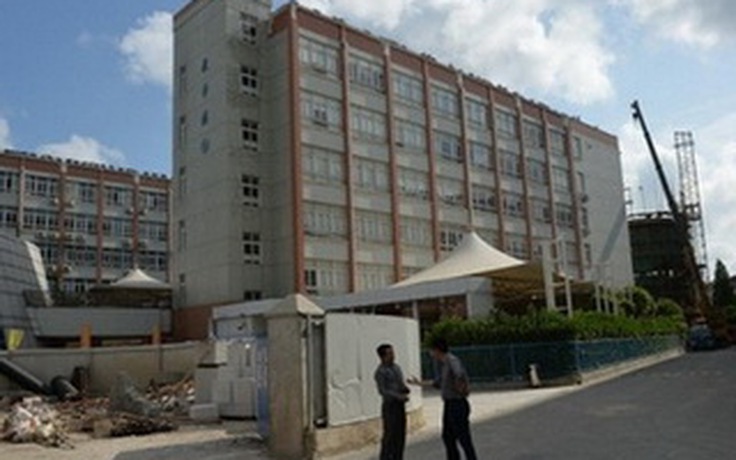 Thầy giáo Mỹ bị nghi quấy rối học sinh tại Trung Quốc