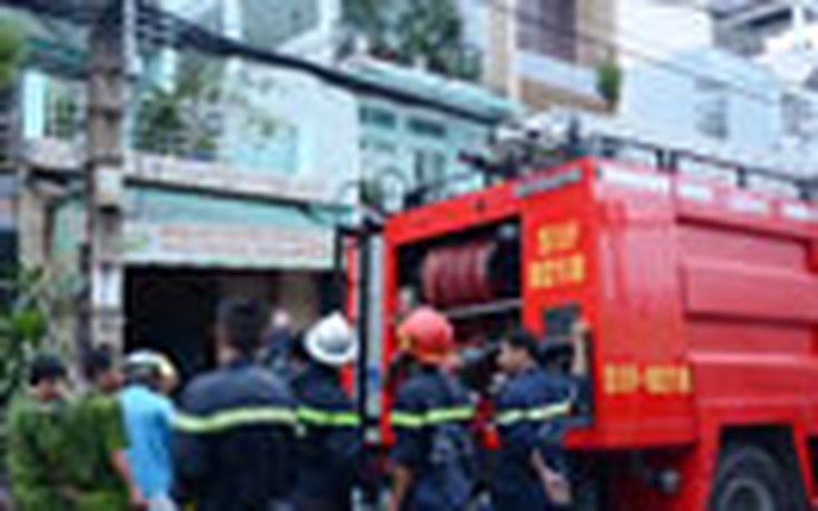 Cháy nhà tại cư xá Phú Lâm B