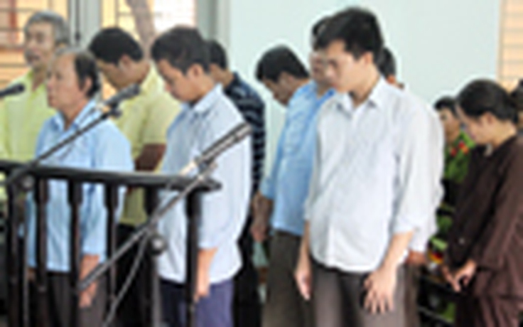 10 bị cáo trong đường dây bằng giả lớn nhất Đà Nẵng lãnh án