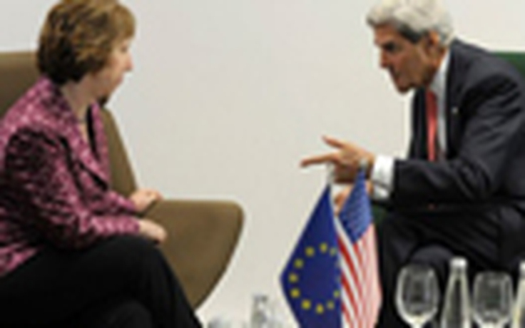 EU kêu gọi Mỹ hoãn đánh Syria