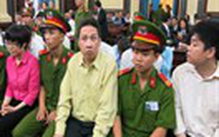 Xét xử sơ thẩm vụ án Huỳnh Thị Huyền Như: Các luật sư “làm nóng” phiên khai mạc