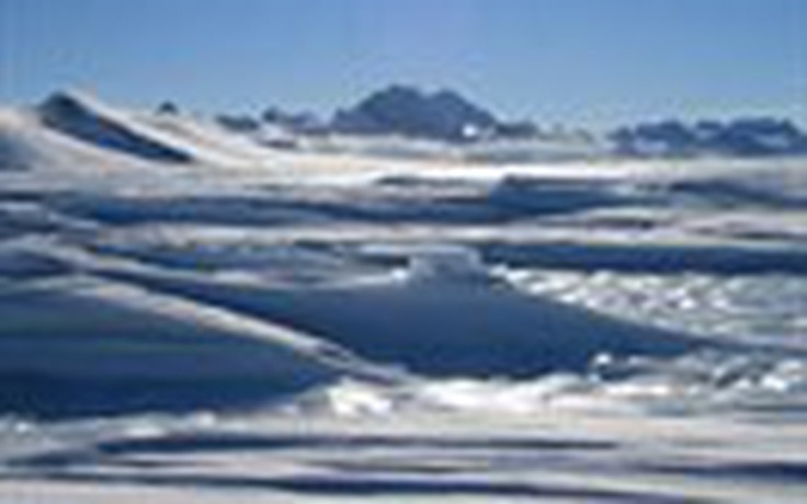 Thung lũng khổng lồ dưới băng Nam cực