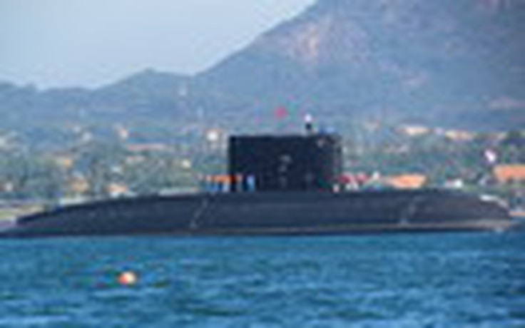 Tàu ngầm Hà Nội đã vào quân cảng Cam Ranh an toàn