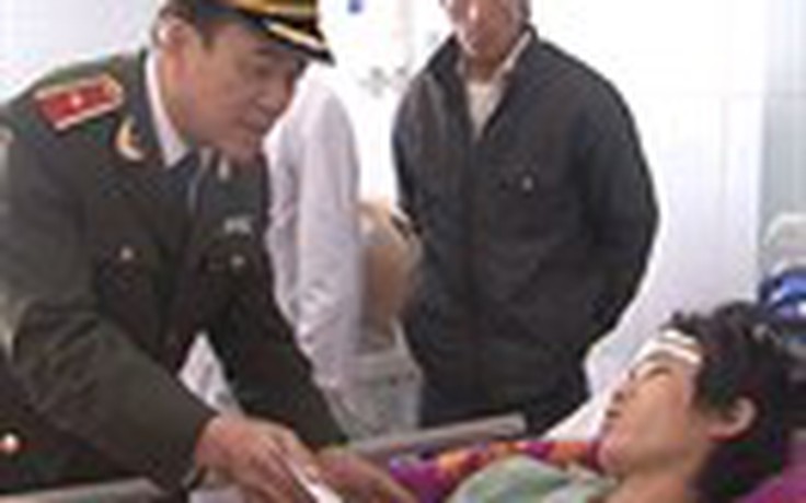 Hỗ trợ các nạn nhân trong vụ sập cầu treo ở Lai Châu hơn 200 triệu đồng