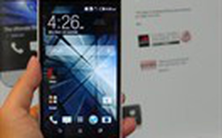 MWC 2014: HTC công bố phablet tầm trung Desire 816