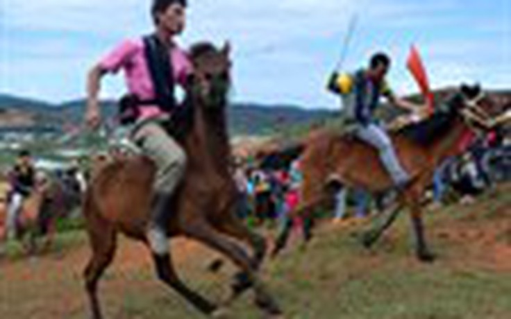 Đua ngựa không yên trên núi Lang Biang
