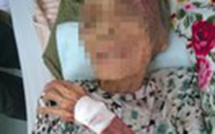 Bà cụ 94 tuổi bị con ruột đánh tàn nhẫn
