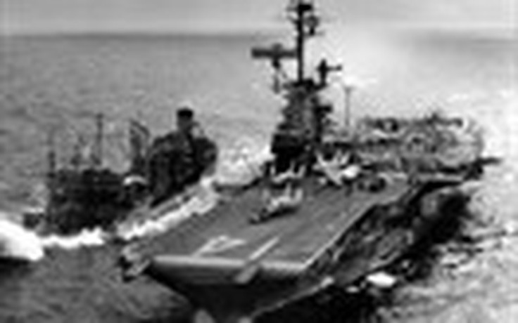 Vũ khí Mỹ trong chiến tranh VN - Kỳ 2: Chiến hạm 'khủng' trợ lực không quân