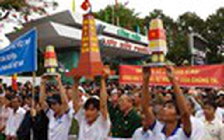 Hàng ngàn người tiếp tục tuần hành phản đối Trung Quốc