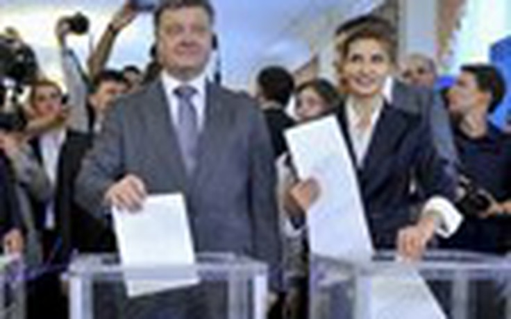 Kết quả sơ bộ bầu cử tổng thống Ukraine: ‘Vua sô cô la” Poroshenko thắng áp đảo