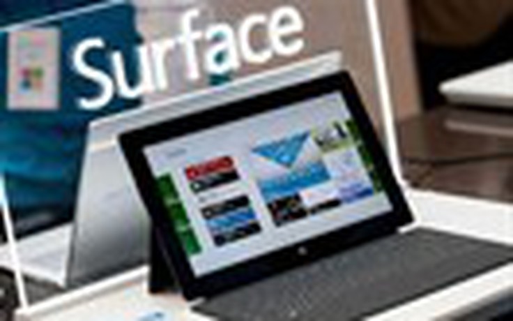 Surface Mini bất ngờ bị hủy bỏ giờ chót