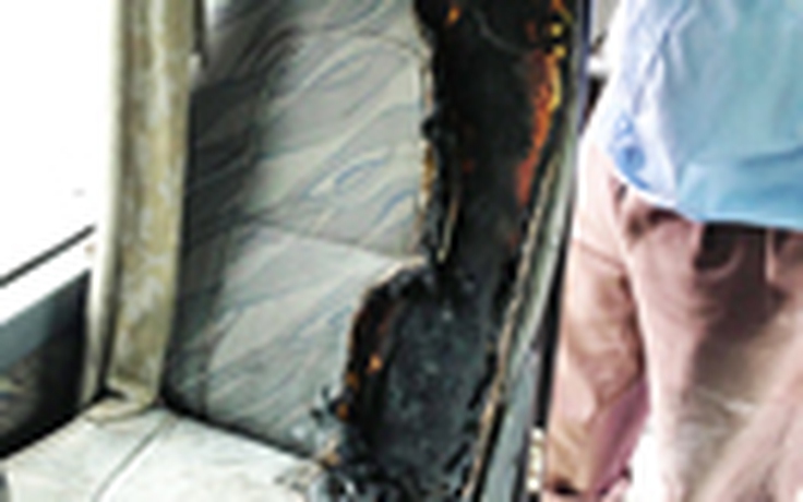 Cháy xe khách trong hầm Hải Vân, 3 người bị thương