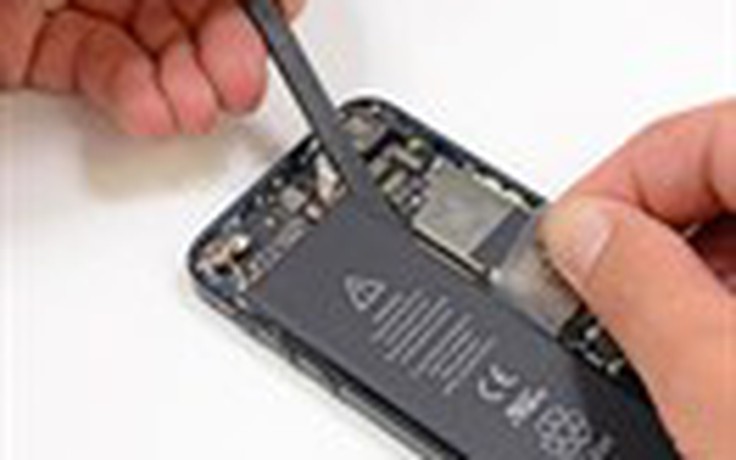 Apple đổi pin miễn phí cho iPhone 5