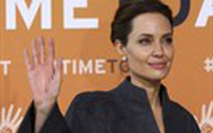 Angelina Jolie làm phim bảo vệ động vật