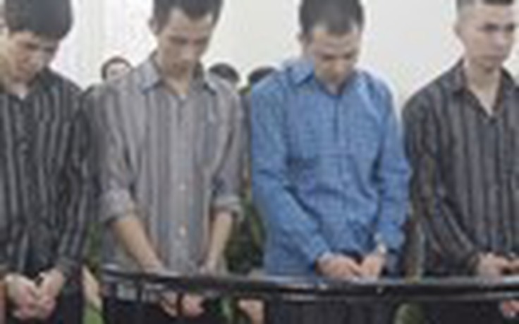 4 công xã đánh chết người bị tuyên án 49 năm tù