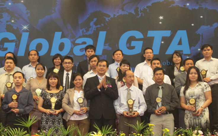 First News-Trí Việt nhận giải Top Brands 2014