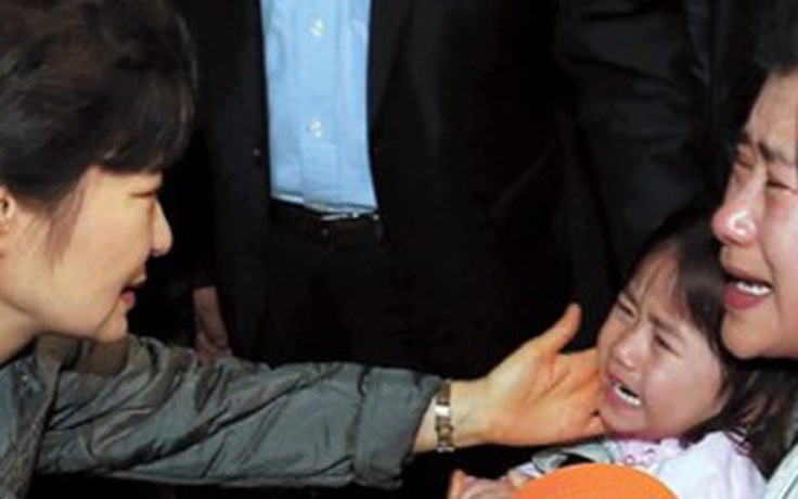 Giúp em bé gốc Việt sống sót trong vụ chìm phà Sewol