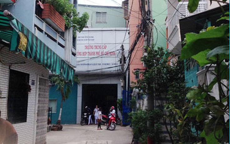 Lớp học trong nhà kho