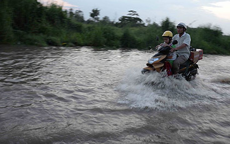 Sài Gòn ngập nặng