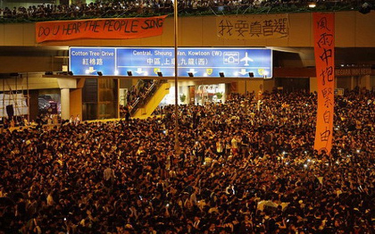 Ẩu đả giữa người biểu tình và chống biểu tình ở Hồng Kông