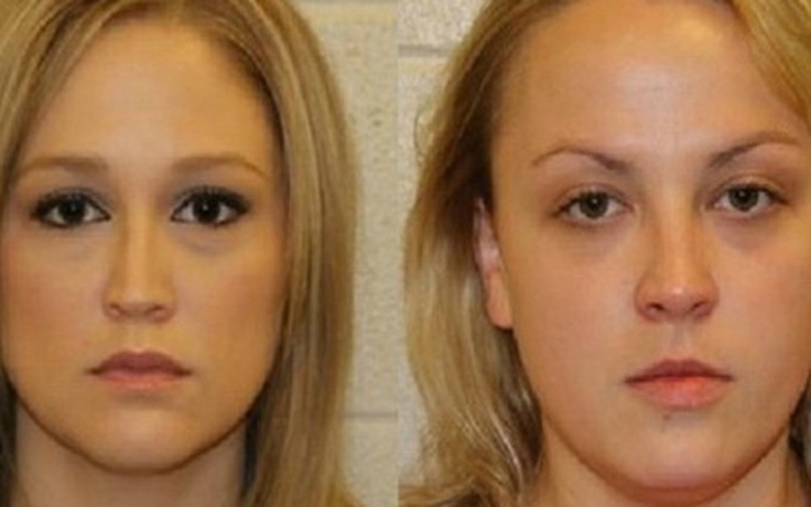 Hai cô giáo Mỹ bị bắt vì sex tay ba với học sinh