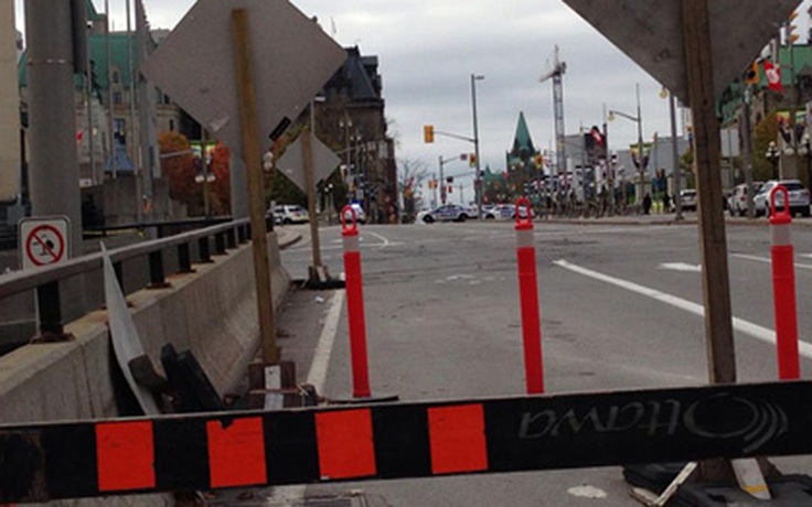 Chùm ảnh thủ đô Ottawa vắng hoe sau vụ nổ súng