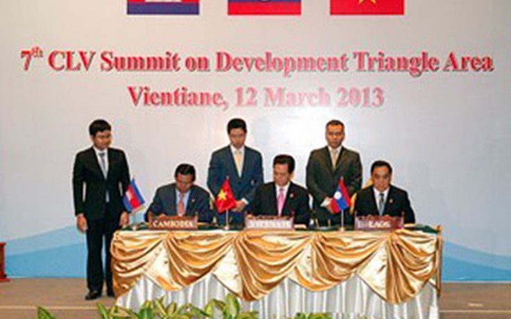 Thủ tướng Nguyễn Tấn Dũng dự Hội nghị Cấp cao Campuchia-Lào-Việt Nam